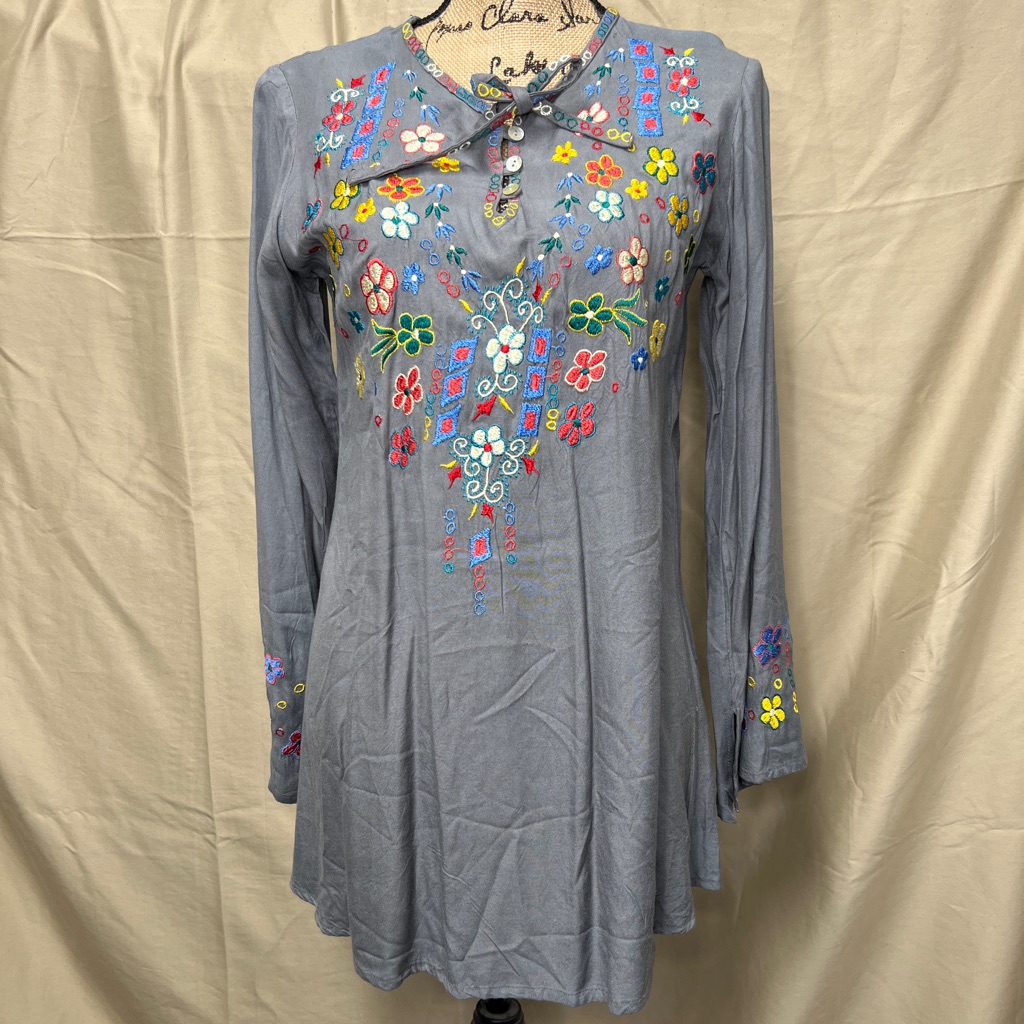Luv Luv Blouse Size Medium